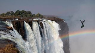BBC、撮影困難な滝に挑んだ驚きの方法とは？