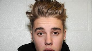 日本帰りのジャスティン・ビーバー、ロサンゼルスの税関で4時間近く足止め