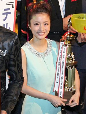 上戸彩、“日本一お風呂が似合う女優”で歓喜！ 撮影時の悔しさも語る