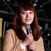 「芸能界で1番、暇な芸能人」と告白した橋本甜歌、ミニスカ女子高生姿で登場!