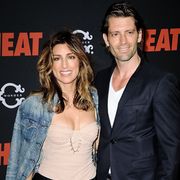 ブラッドリー・クーパーの元妻ジェニファー・エスポジートが婚約