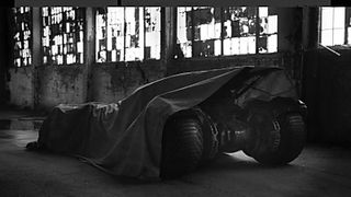 『バットマン vs. スーパーマン』の新バットモービルをチラ見せ!