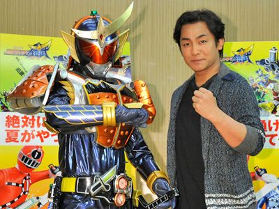 片岡愛之助、オネエから一転「仮面ライダー」役！変身ポーズは歌舞伎風！