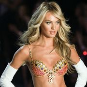 2014年最もセクシーな女性100人が発表 モデルのキャンディス・スワンポールが1位に