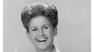 「ゆかいなブレディ家」お手伝いさんアリス役女優、死去　88歳　自宅の浴室で頭を強打