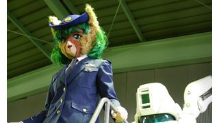 警視庁「非公認」萌えキャラがイングラムとご対面!「パトレイバー」の舞台を表敬訪問!