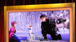 『アナ雪』はどんな人が観た?複数名鑑賞が8割弱を占める リピーターも1割