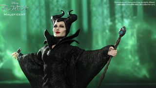 世界初!アンジェリーナ・ジョリー公認フィギュアが発売! ホットトイズ会心の出来!