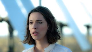 コンピューターにアップロードされたジョニデとの共演方法とは?レベッカ・ホールが明かす