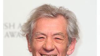 イアン・マッケラン、ケンブリッジ大学から名誉博士号