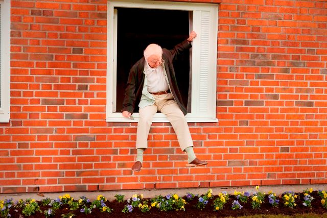 100歳のおじいちゃんが窓から逃げた！大ヒットスウェーデン映画が日本公開