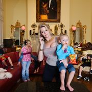 遺体を洗う極貧から大富豪へ、アメリカの名物妻がジェットコースター人生を振り返る