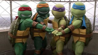 『ミュータント・タートルズ』炎上ビルから飛び降りる「9.11」ポスターに非難殺到