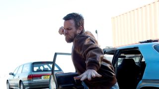 極悪なユアン・マクレガー!世界に先駆け『ガンズ&ゴールド』日本公開