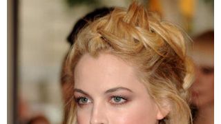 プレスリーの孫娘『マジック・マイク』ライリー・キーオが婚約！