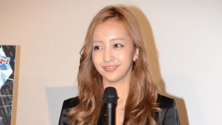 板野友美、AKB48の卒業発表なしに「みんな優等生」