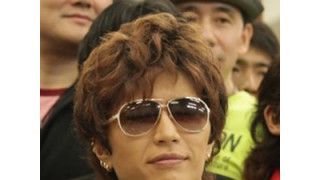 GACKT、足を剥離骨折