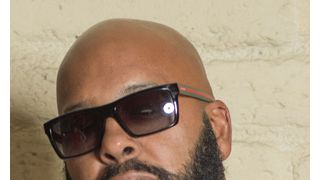 クラブで発砲!デスロウレコード設立者6か所撃たれる MTV ビデオ・ミュージック・アワードのプレ・パーティー会場