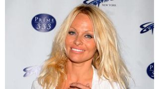 パメラ・アンダーソン、アイス・バケツ・チャレンジを拒否