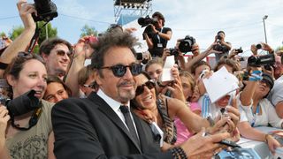 74歳アル・パチーノ、ムンムンの色気にイタリア女性が絶叫!