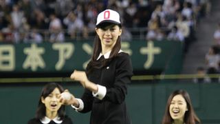 美少女モデル、中条あやみが呪いの始球式!「ピッチングの参考は貞子先輩」