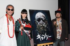 スリーショット