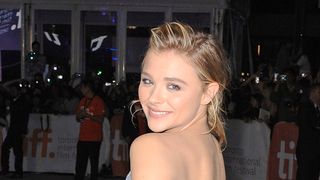 クロエ・モレッツが娼婦に!デンゼル・ワシントン共演の新作上映