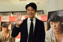 鈴木亮平