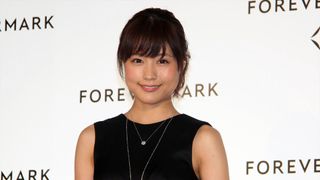 有村架純、大人セクシードレスに身を包むもマイブームは筋トレ!