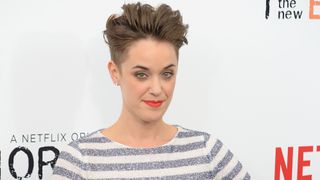 レズビアンドラマを書いた脚本家、自分も同性愛者だと気付き夫と離婚