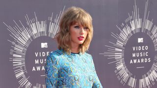 2014年ベストドレッサーはテイラー・スウィフト - People誌