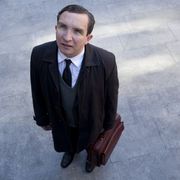 孤独死した人を見送る民生係が主人公…『フル・モンティ』プロデューサーが描く感動作1月公開