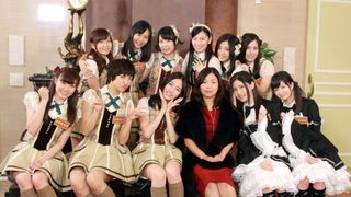 SKE48松村香織&谷真理佳、スクール水着姿で「懸賞生活」に挑戦!