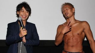 ゴーカイレッド小澤亮太主演作の初日、仲良し城戸康裕が上半身裸に!