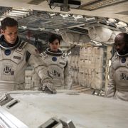アン・ハサウェイの宇宙服姿! C・ノーラン監督『インターステラー』新画像一挙公開