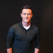 主演ルーク・エヴァンスが語る家族を守るドラキュラを描いた新作『ドラキュラZERO』とは?