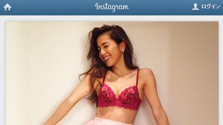 中村アン、セクシー下着姿で満面の笑み！