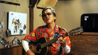寺島進が最新主演作で流しのギター弾きに！初めての歌にも挑戦！