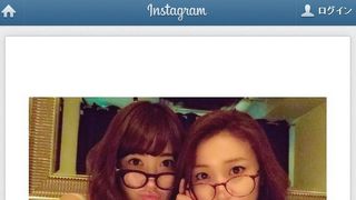 小嶋陽菜&大島優子の眼鏡2ショットに「可愛すぎ」と大反響