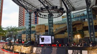 嵐のサプライズ登場で東京国際映画祭が華やかに開幕！