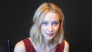 話題作『ドラキュラ ZERO』で君主を支える妻役の美人女優サラ・ガドンとは?
