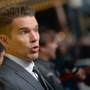 イーサン・ホークがジャズの名トランペット奏者、チェット・ベイカーに挑戦!