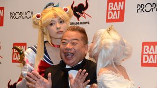 河北麻友子、セラムンのコスプレ!鼻血の出川にキスポーズ