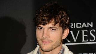 アシュトン・カッチャー 娘の名前のドメイン名を複数取得