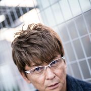 血だらけで椅子を蹴っ飛ばす!温水洋一も震えた、哀川翔の激怒ドッキリ!