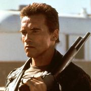 新『ターミネーター』、T-800はサラ・コナーの育ての親に