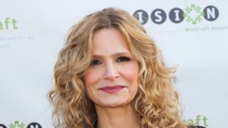 「クローザー」のキーラ・セジウィック 元修道女のテレビコメディーに主演