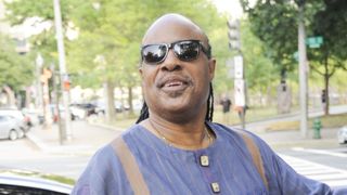 64歳のスティーヴィー・ワンダー　来年には三つ子が誕生