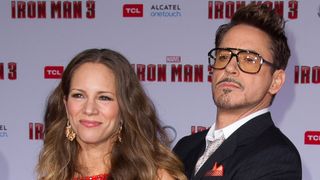 ロバート・ダウニー・Jr、生まれたばかりの娘にゾッコン「ずっと眺めているため時間がない」
