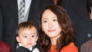 新垣結衣、“息子”とひさびさの再会で母の顔!